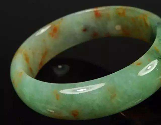 它对翡翠的价值有没有影响?