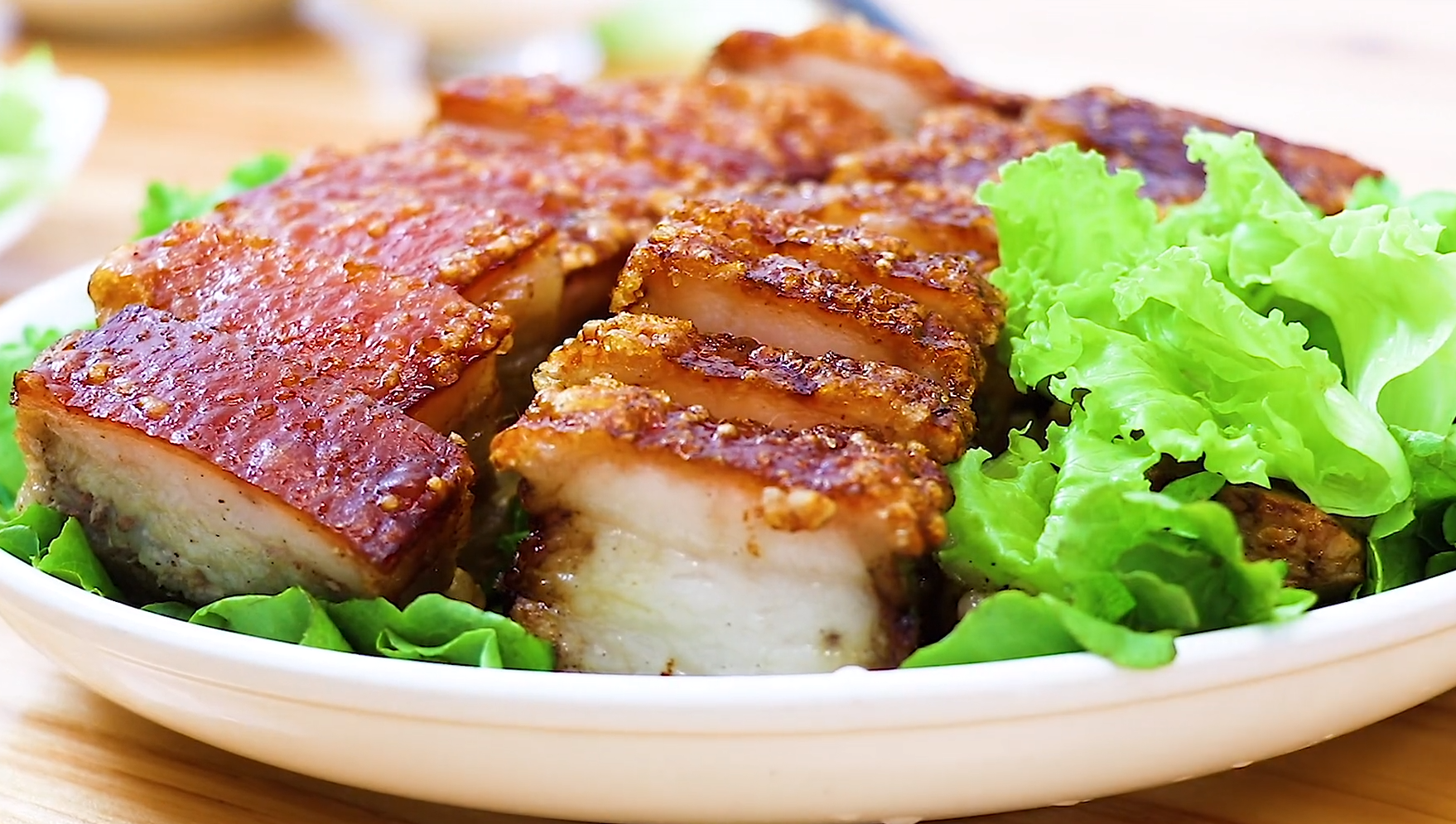 家庭版脆皮五花肉原来就这么简单一口下去香脆可口好吃过瘾