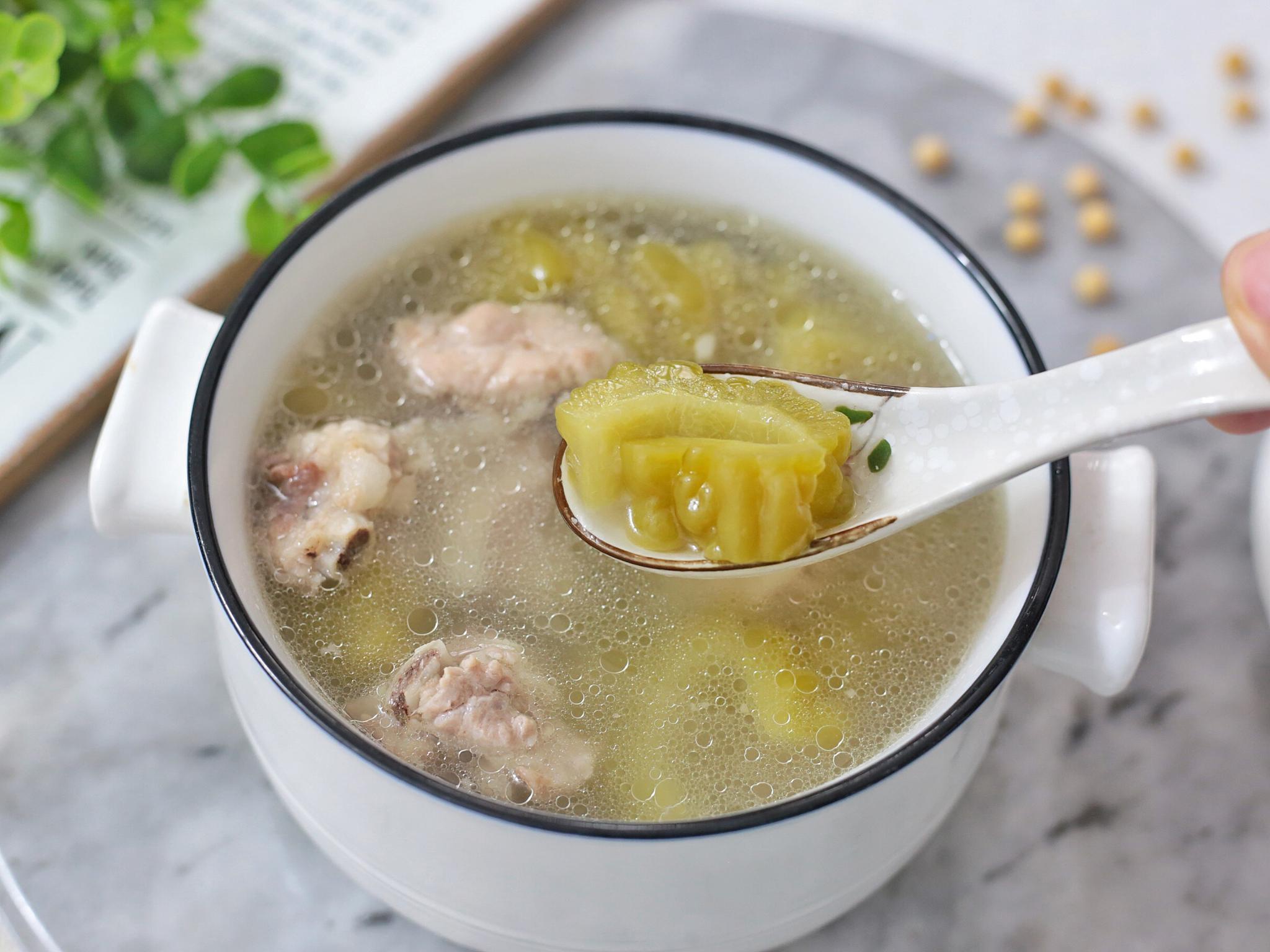 煲苦瓜汤时潮汕人喜欢多加这食材汤水鲜美营养高总喝不腻