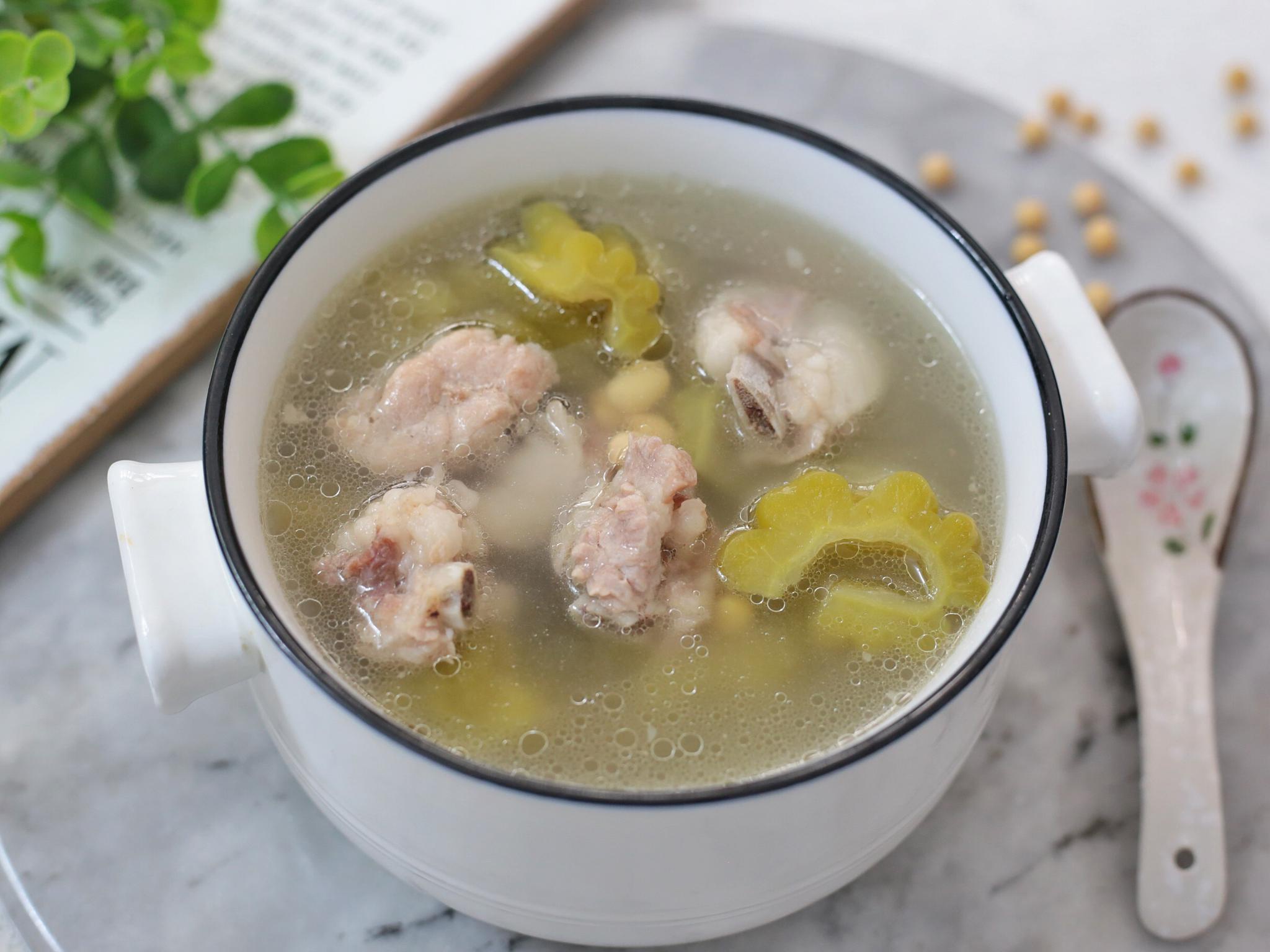 煲苦瓜汤时潮汕人喜欢多加这食材汤水鲜美营养高总喝不腻