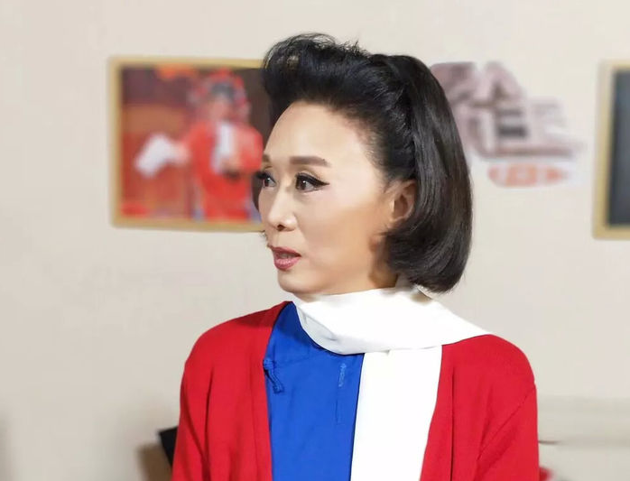 姐弟恋没什么好说的,但是他们的来头都不小,他们就是吴琼和阮巡