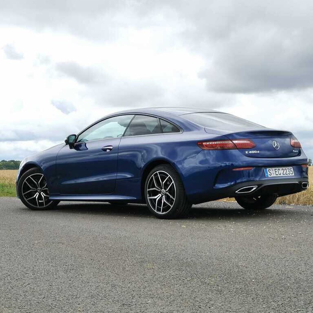 新款奔驰e级coupe实车简洁优雅的造型