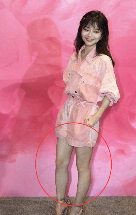 女明星的生活到底有多真实?谭松韵拍大片被关美颜,腿围引起热议