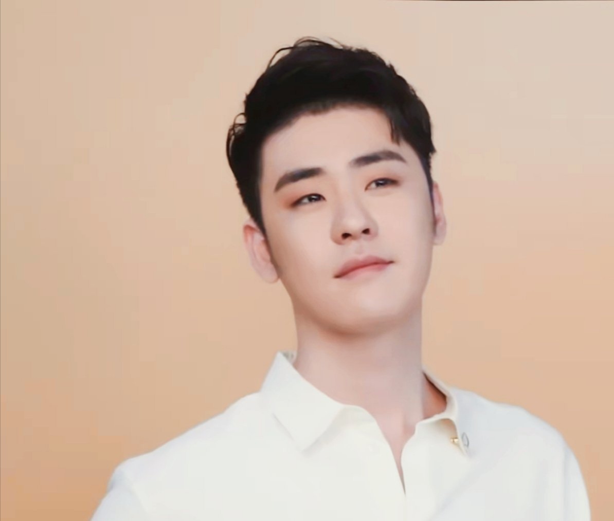 张云雷为工作不吃饭都行上回说自己没有工作变丑了