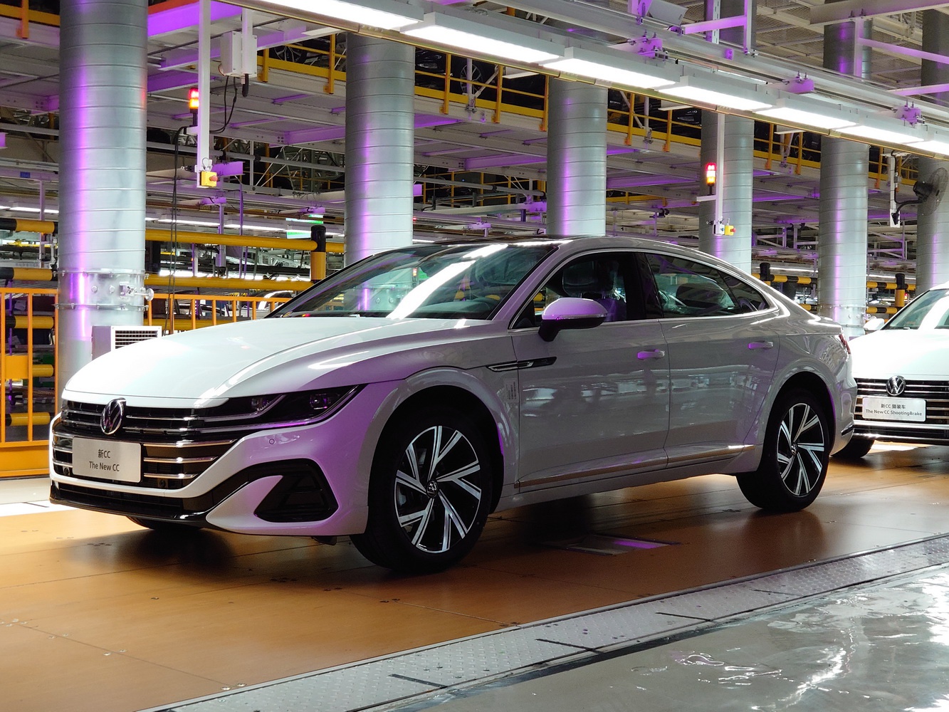 配置调整/推猎装车版本 一汽-大众新款cc家族下线