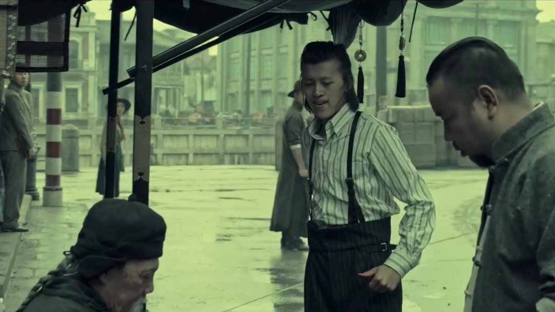 没有明星只有演员的《八佰》,彻底将小人物演活了!