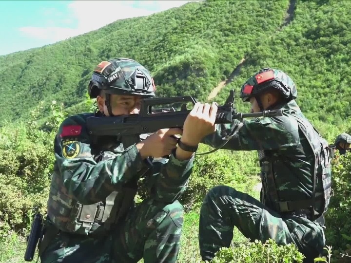 武警云南总队迪庆支队机动中队:极限训练 锻造尖兵