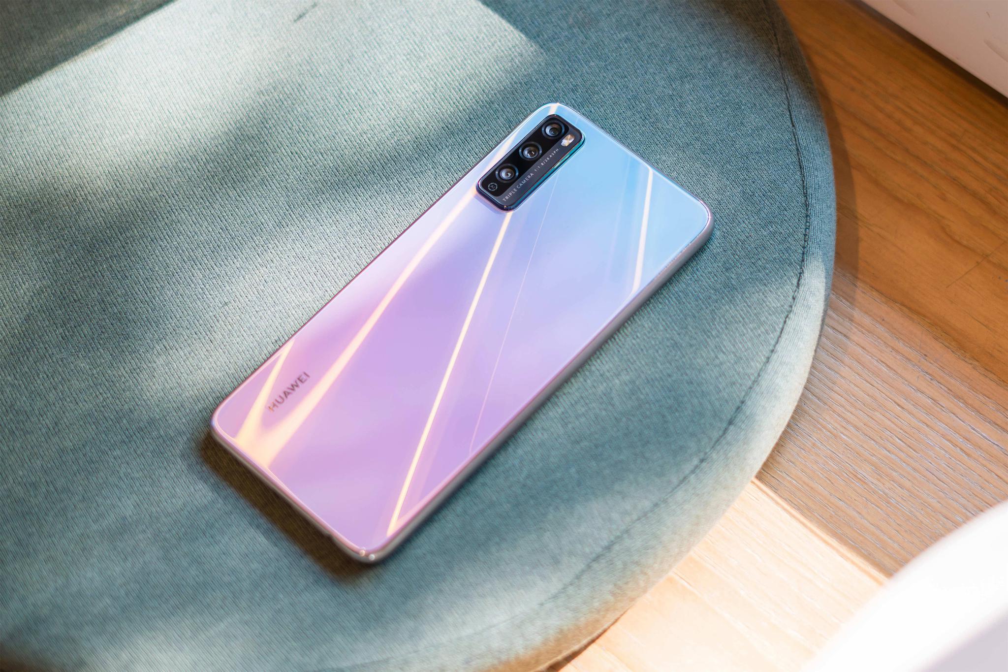 两千元档浪漫5g手机登场华为畅享20pro樱雪晴空上手