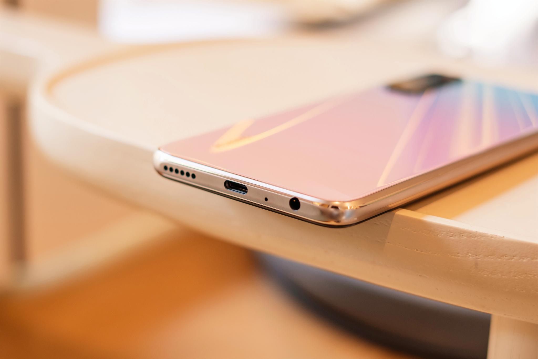 两千元档浪漫5g手机登场华为畅享20pro樱雪晴空上手