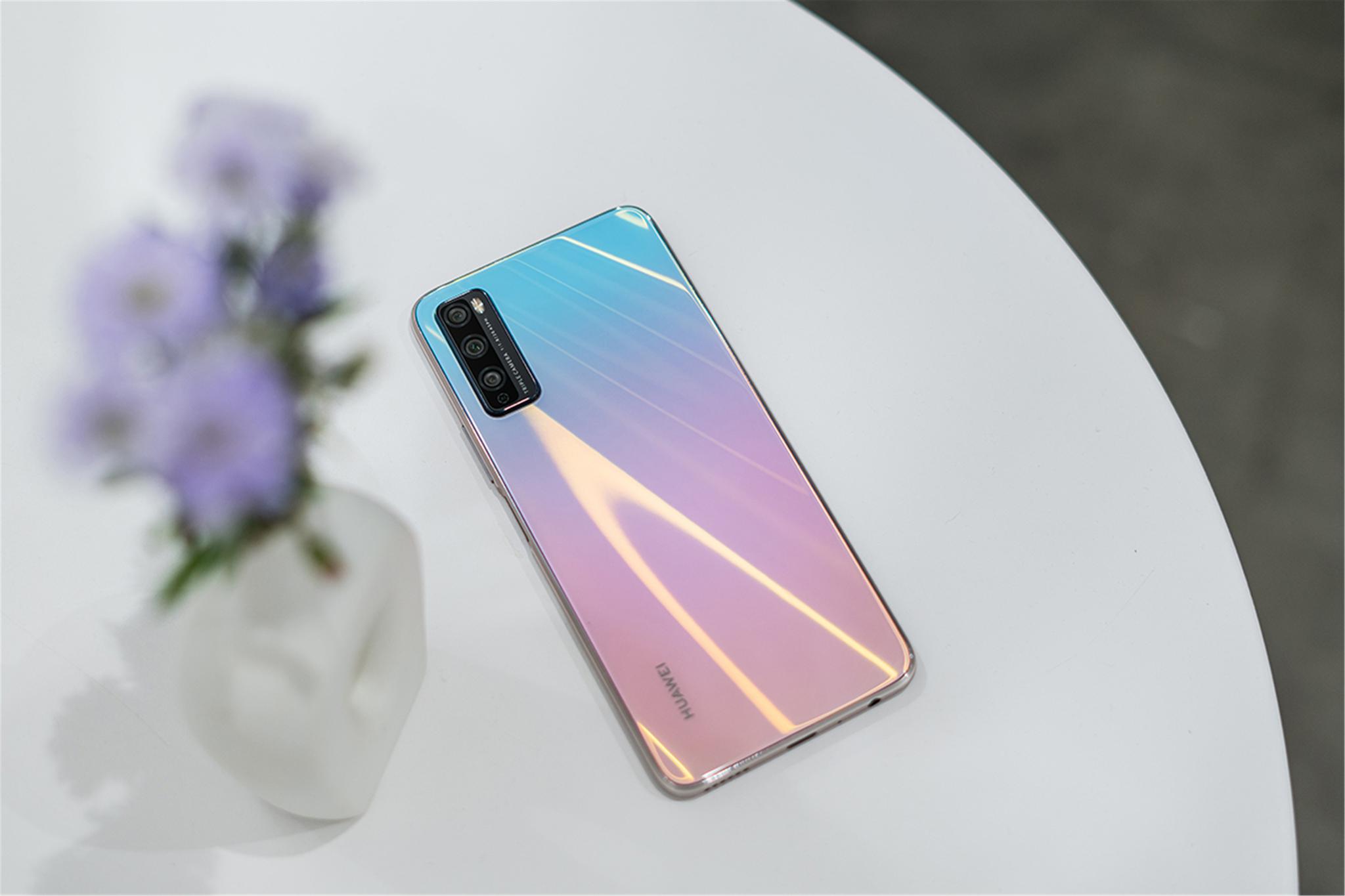 两千元档浪漫5g手机登场华为畅享20pro樱雪晴空上手