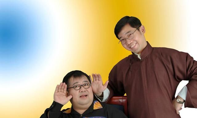 后来大兵跟赵卫国搭档,可他们的表演少了之前的味道,观众的反应越来越