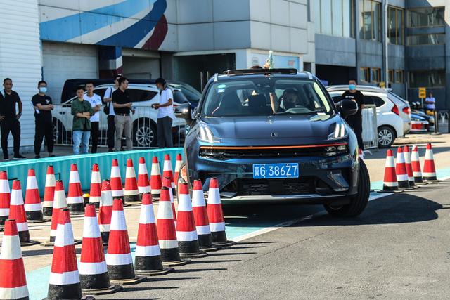 年轻人的新玩具 BMA硬核安全 领克06