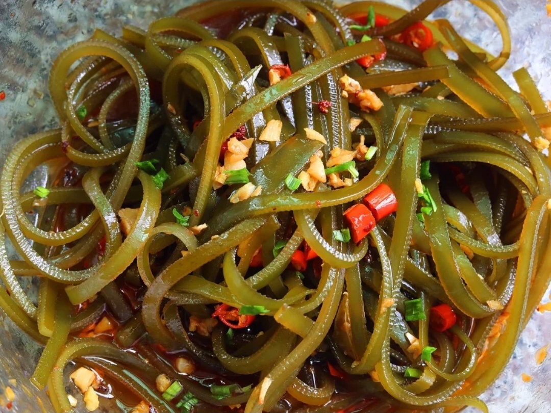 非常适合饭前必备的家常凉拌开胃小菜,酸辣爽口开胃特下饭