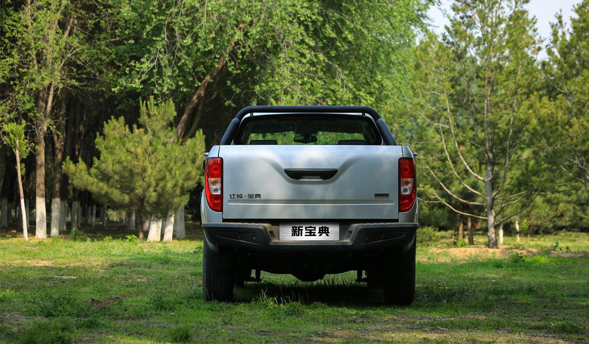 冲出天下第一关,江铃皮卡新宝典售价8.28-10.78万元
