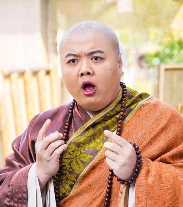 年轻时候的林子聪多次跟星爷合作,在许多喜剧作品中也给人留下了深刻