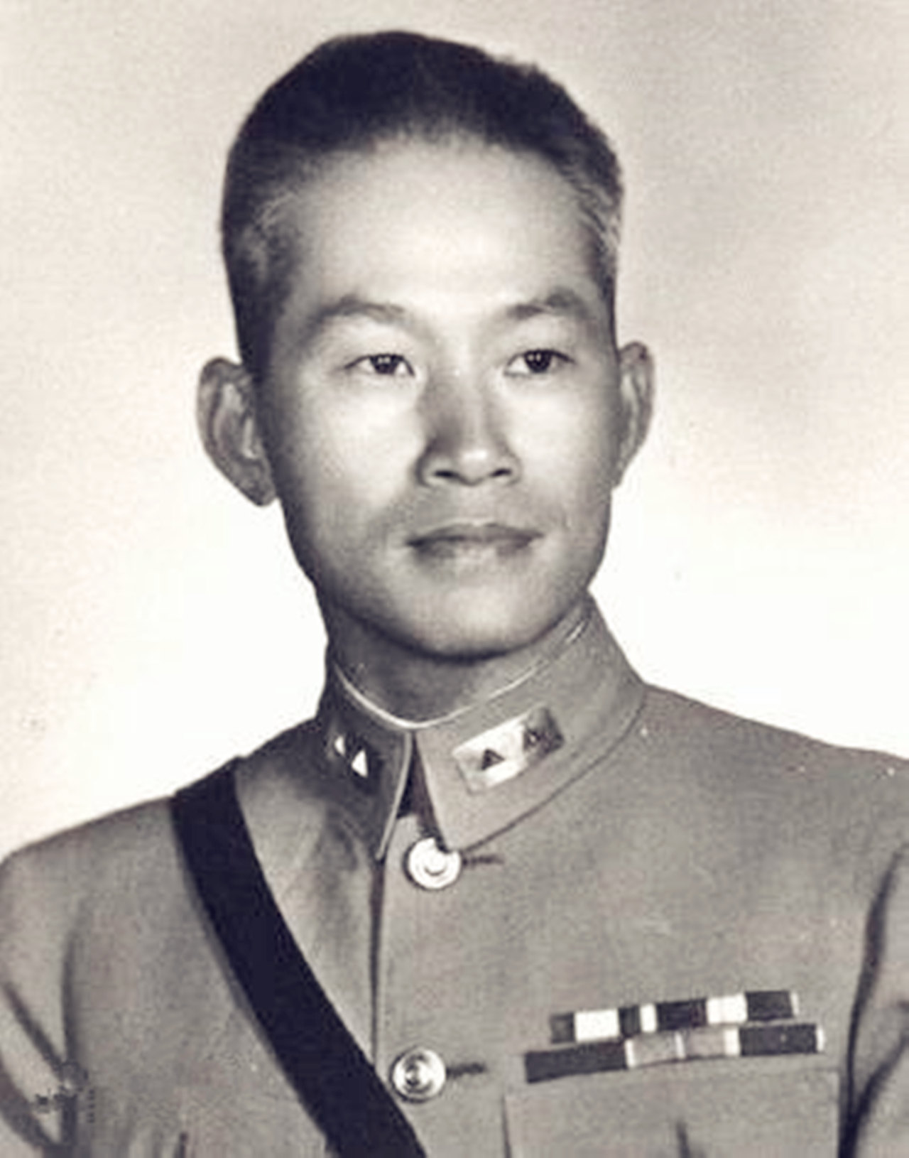 被日军尊称"中国军神"的孙立人有多传奇?毙敌3万,寿长90岁|清华大学|