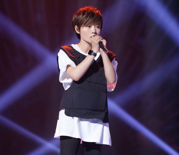 难怪许飞忍了厉娜,原来已经尝到苦头,乱耍个性最后坑的是自己