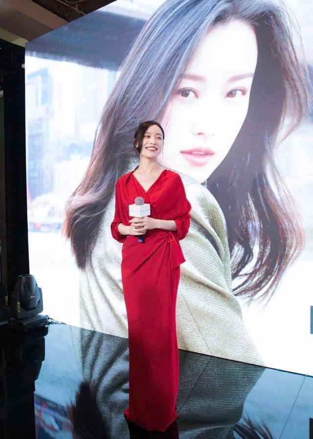 范冰冰火力全开喜提全球品牌代言人太争气红唇美成人间富贵花
