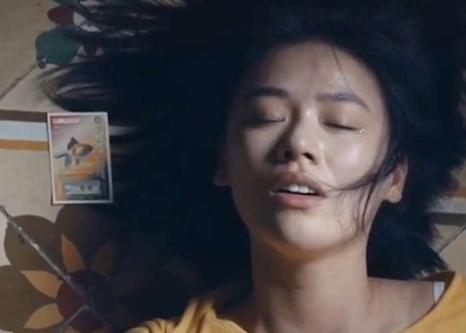 通过《荞麦疯长》中的片段可以看出马思纯被人欺负尺度看着都够大胆