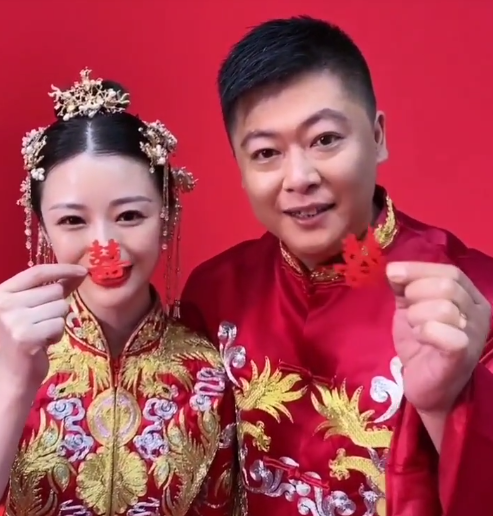 谢永强扮演者贺树峰在七夕节低调举行婚礼,自称要和老婆白头偕老