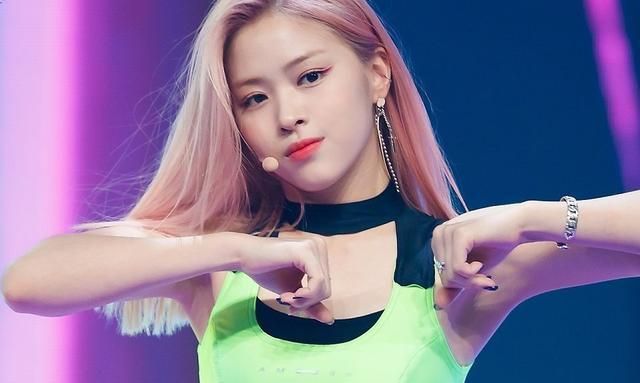 那些被星探街头挖掘的爱豆,粉丝感叹:谢谢星探努力工作了|选秀|练习生