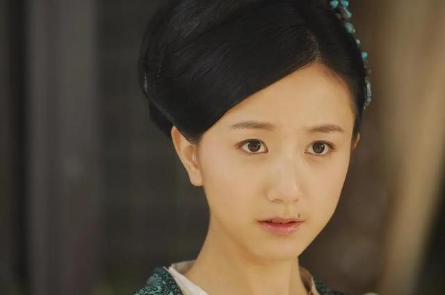 宋玉致李倩罕露面点掉痣后认不出36岁还穿校服演高中生