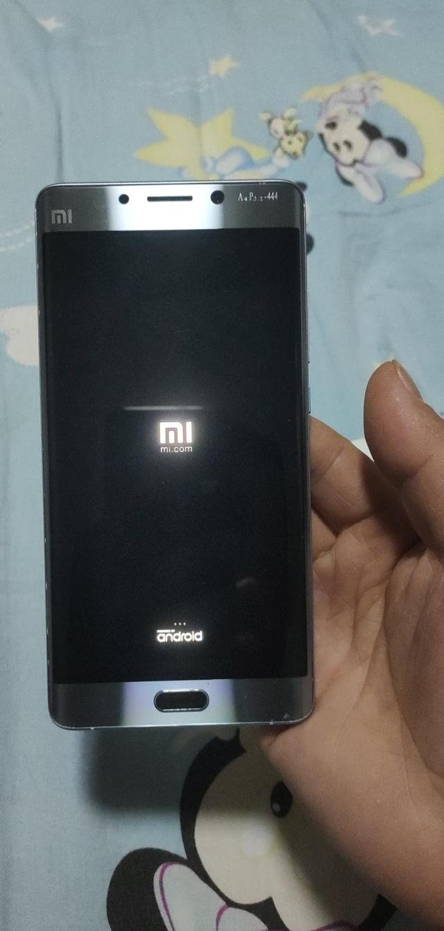 小米note2工程机流入闲鱼开价19999元2万人围观