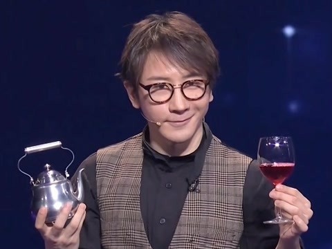 魔术师刘谦频营业先后合作毛晓彤杨迪这是为春晚复出做准备