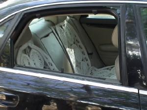 高速路行驶，开窗和开空调哪一个更省油？这样做能减少危险。