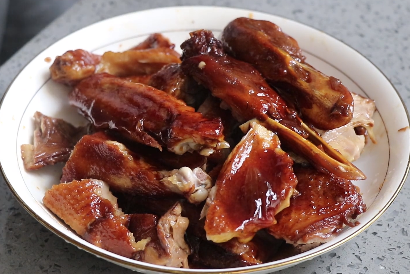 酸梅鸭的做法,鸭肉香嫩爽滑,老广们就好这一口