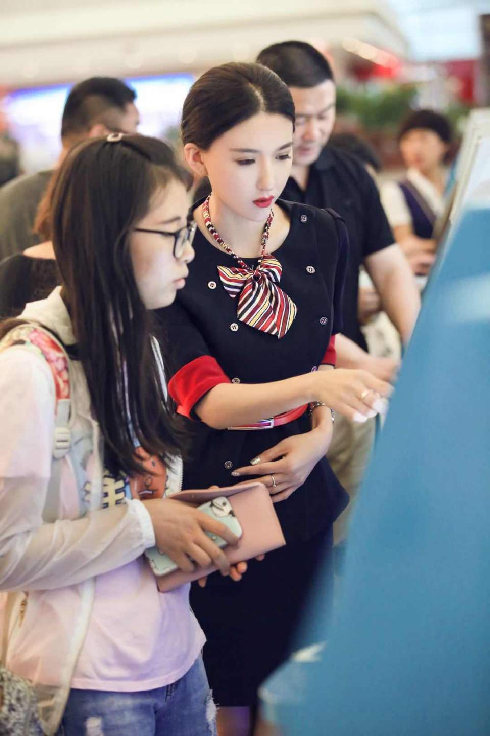 黑龙江95后美女赵安琪最新美图秀外慧中秀丽端庄之美