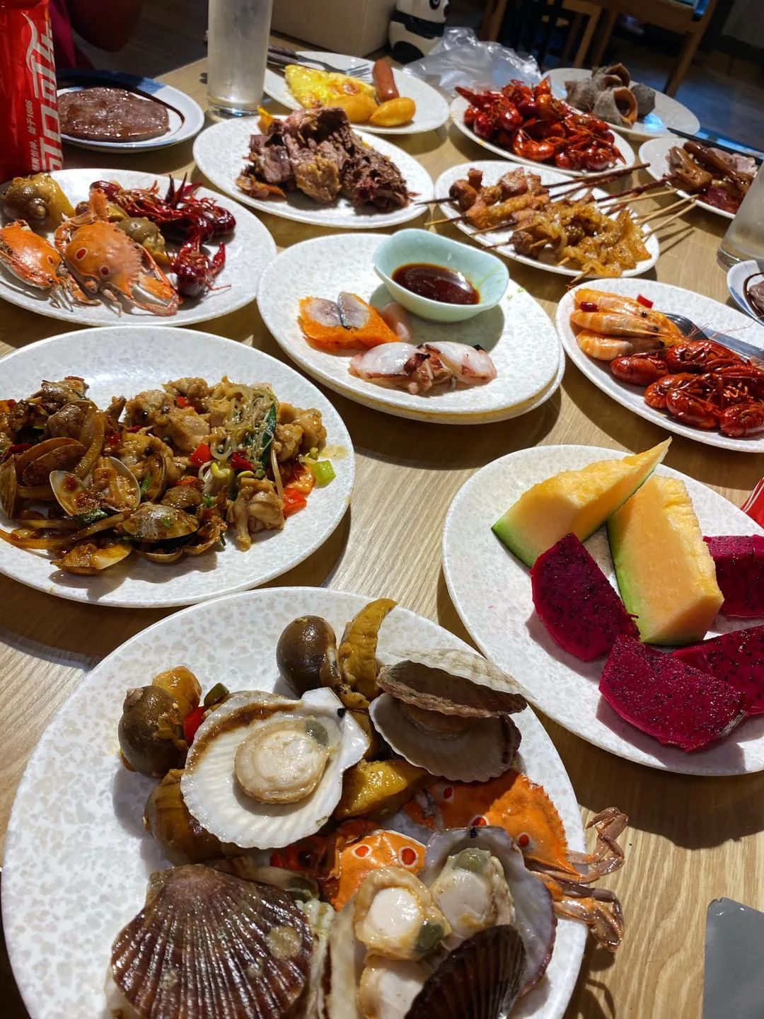 长春99块钱洗浴汗蒸海鲜自助大餐超多海鲜烤羊排牛排太丰盛