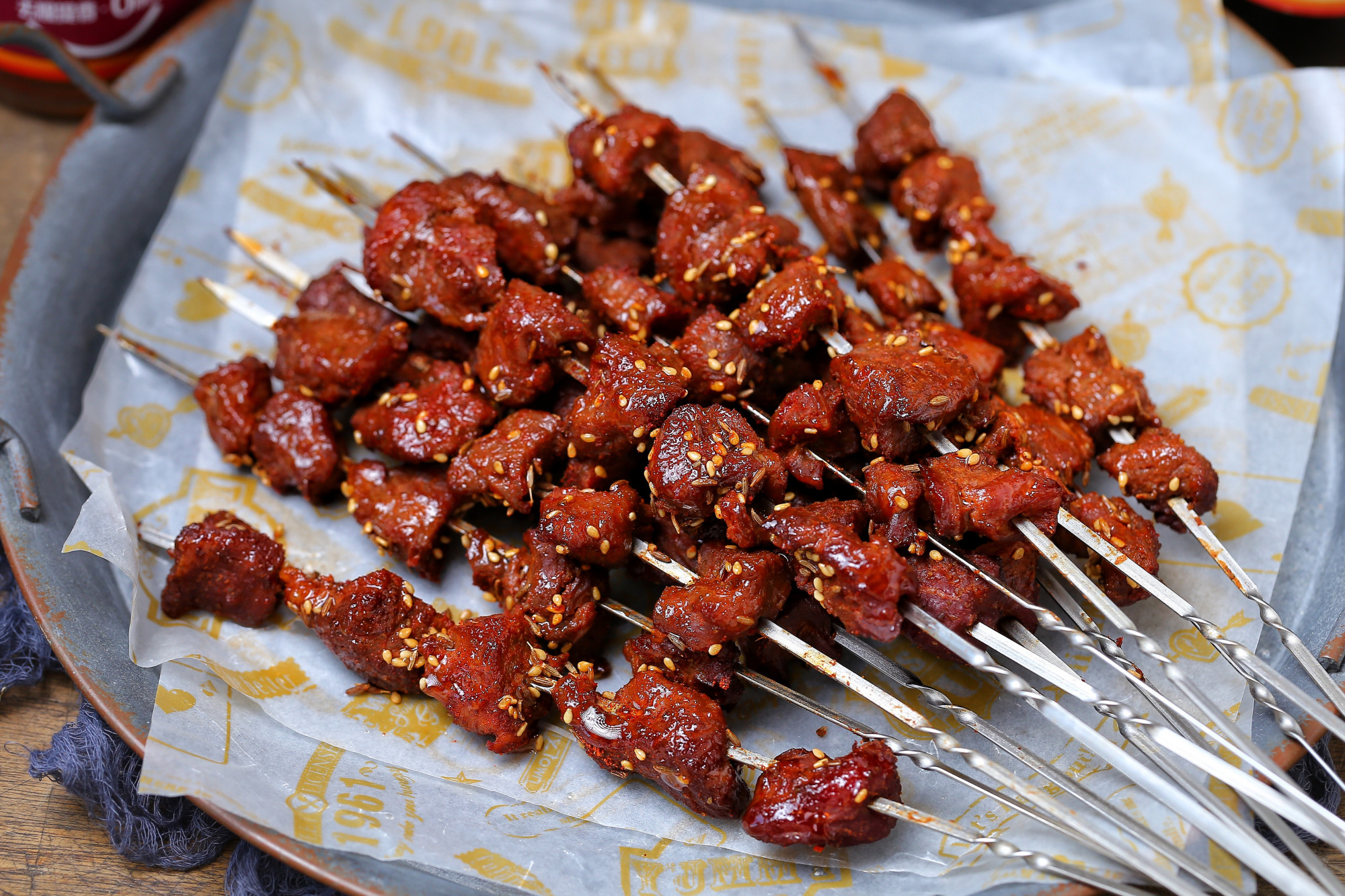 烧烤季节不聚餐在家就能吃上大肉串鲜嫩美味又健康太过瘾了