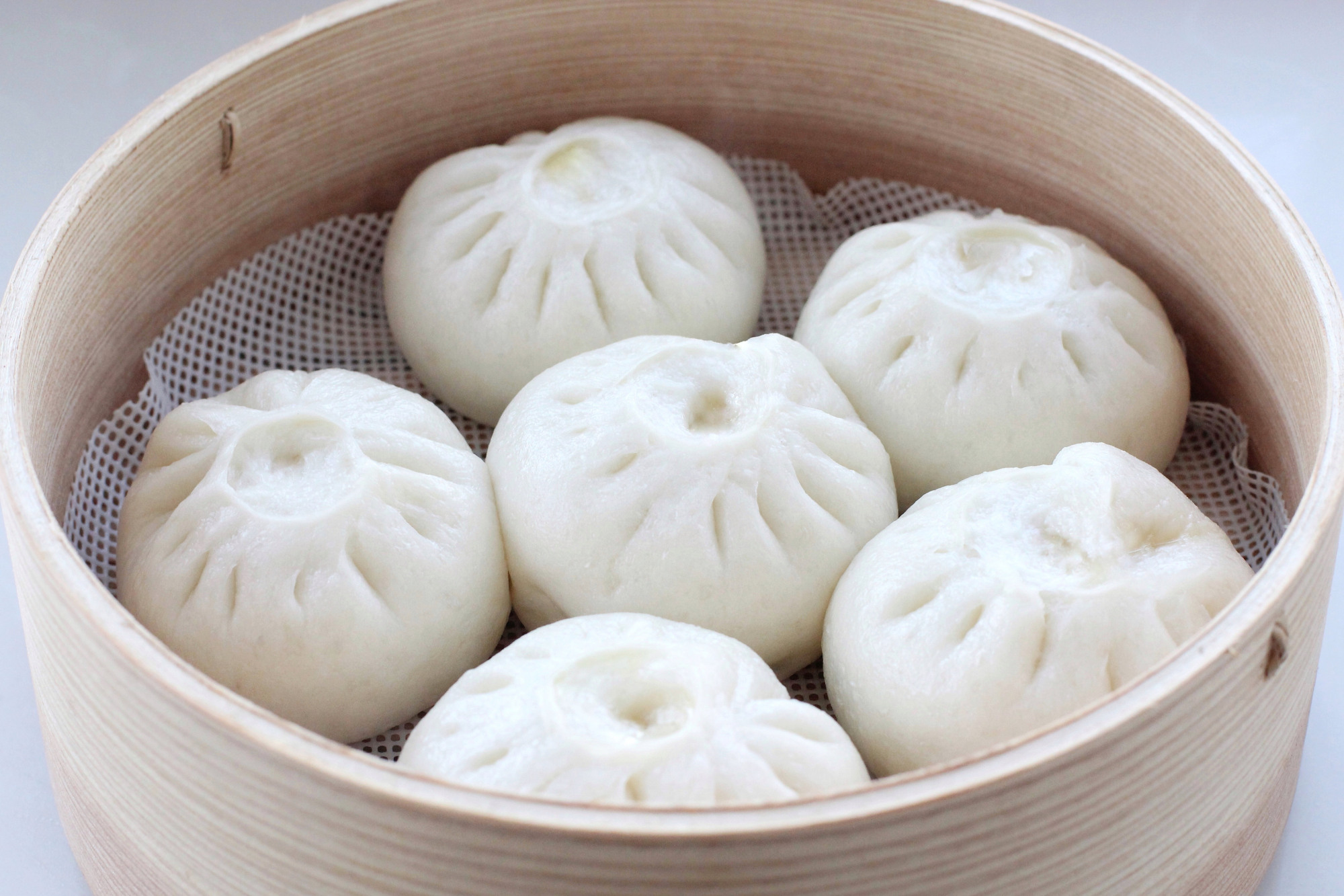 纯东北味道的大包子,透白暄软,酸爽开胃,南方人吃过的想必不多