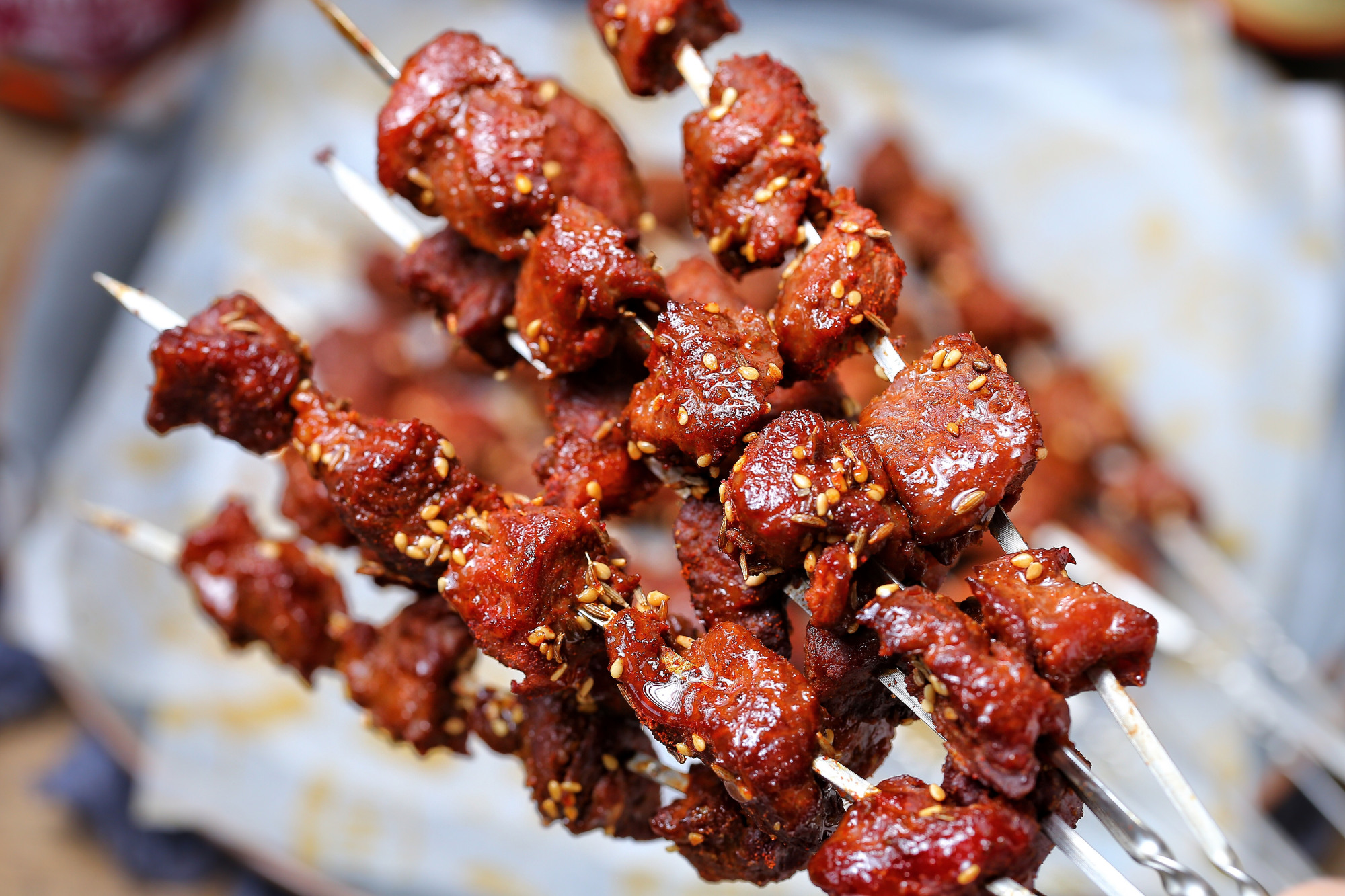 烧烤季节不聚餐在家就能吃上大肉串鲜嫩美味又健康太过瘾了