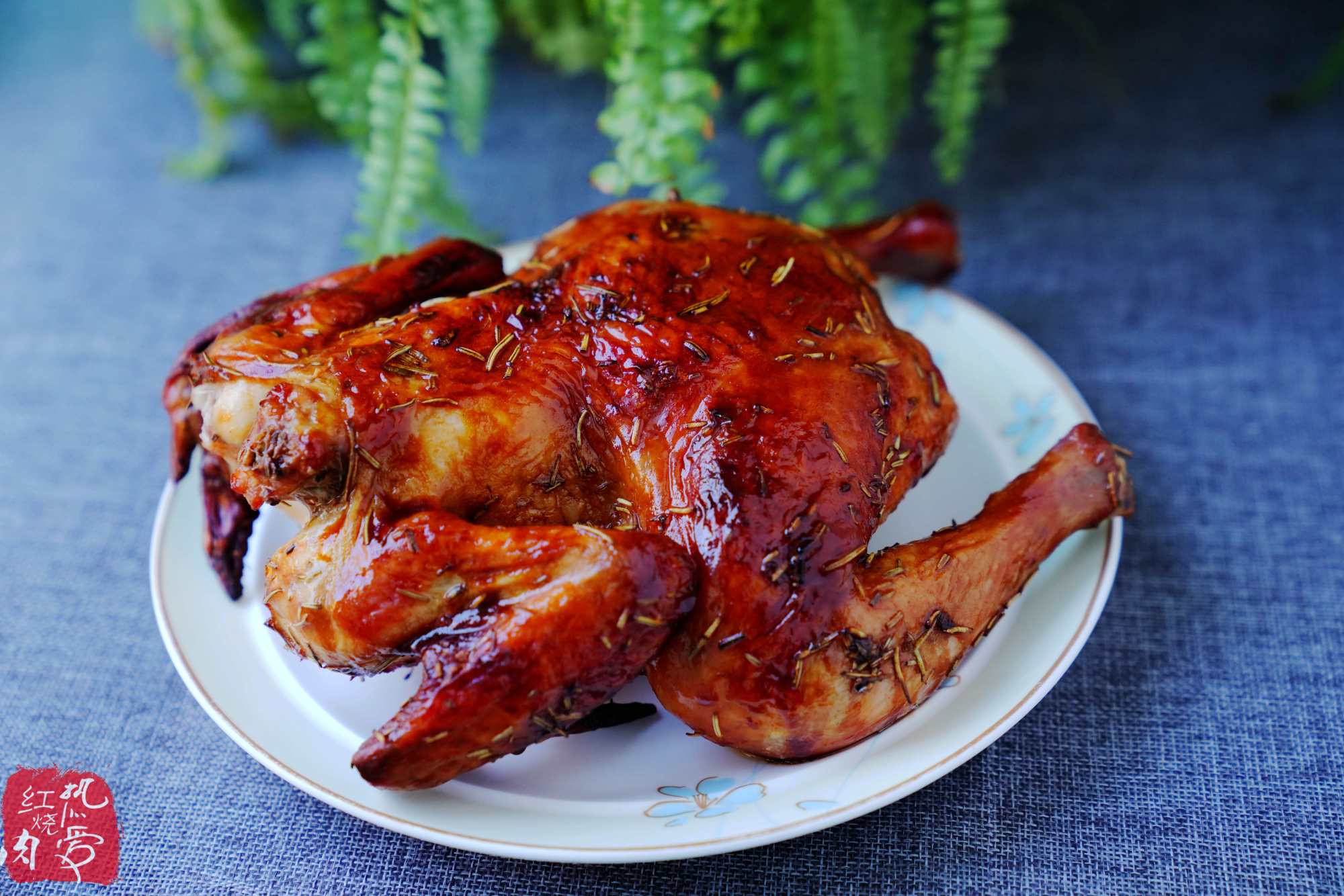 入秋天凉馋肉了做了只烤鸡皮脆肉嫩又多汁无需厨艺做着特省事
