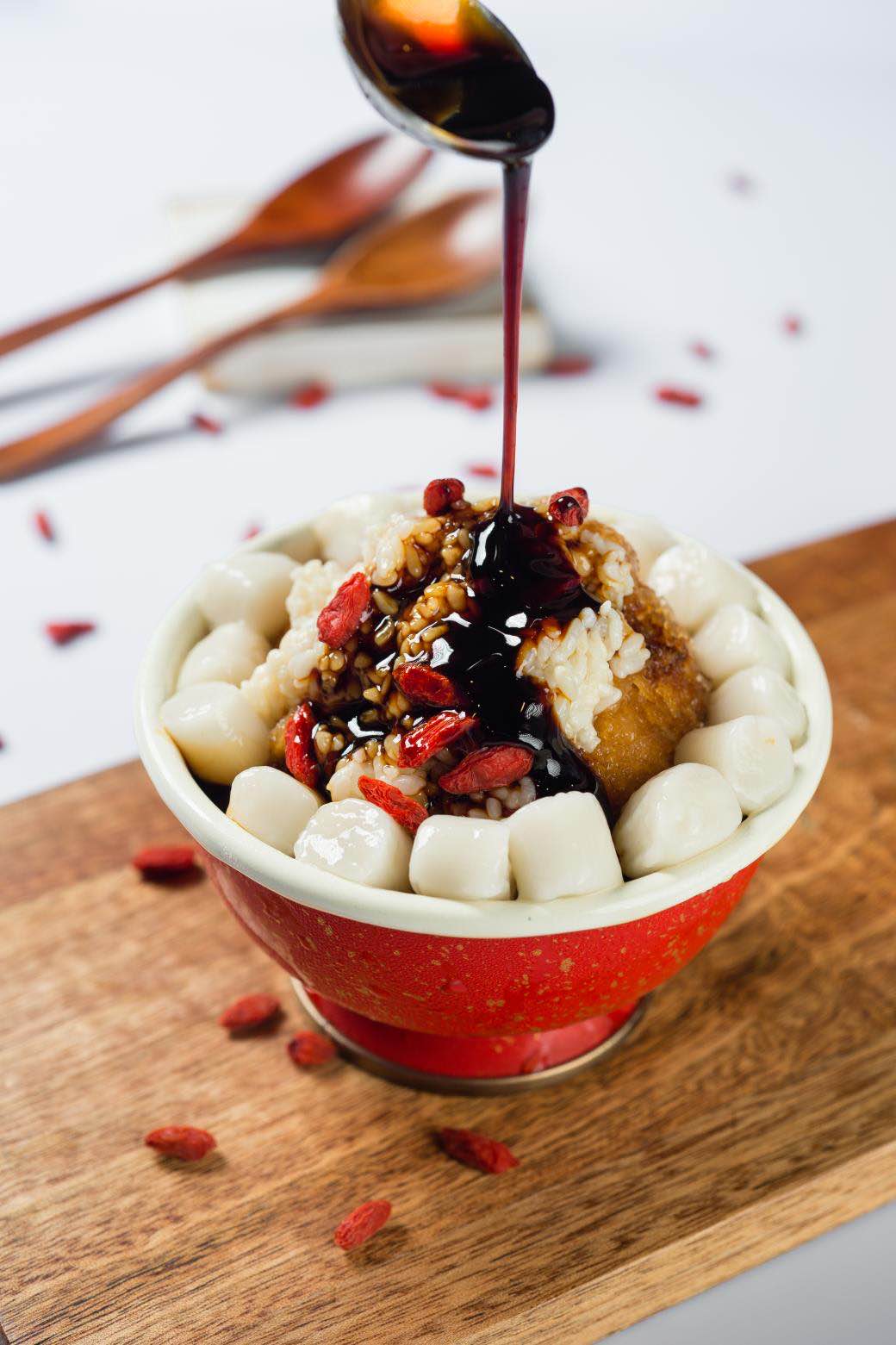 重庆难找第二家一样好吃的肥肠鱼放出豪言承包你一年的冰汤圆