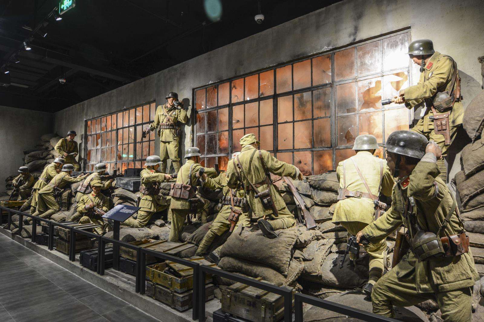 他是"八百壮士"之一,战后隐姓埋名,身份被曝光仅4天就去世