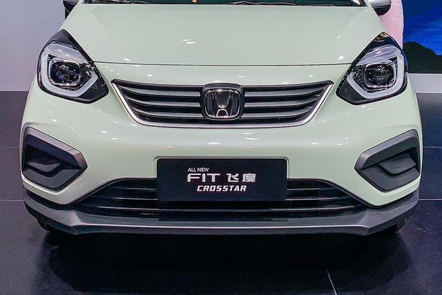 此次上市的全新一代飞度属于第四代车型,全新的底盘代号为"gr9",整车