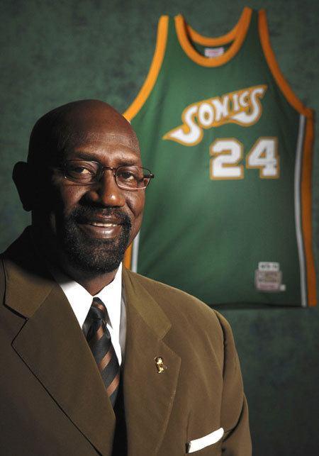 nba历次停摆原因,98年停摆让乔丹退役,疫情停摆并非最久