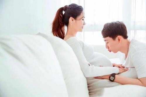 在妈妈肚子里，无聊的胎儿都怎么打发时间？宝宝：我超忙的休闲区蓝鸢梦想 - Www.slyday.coM