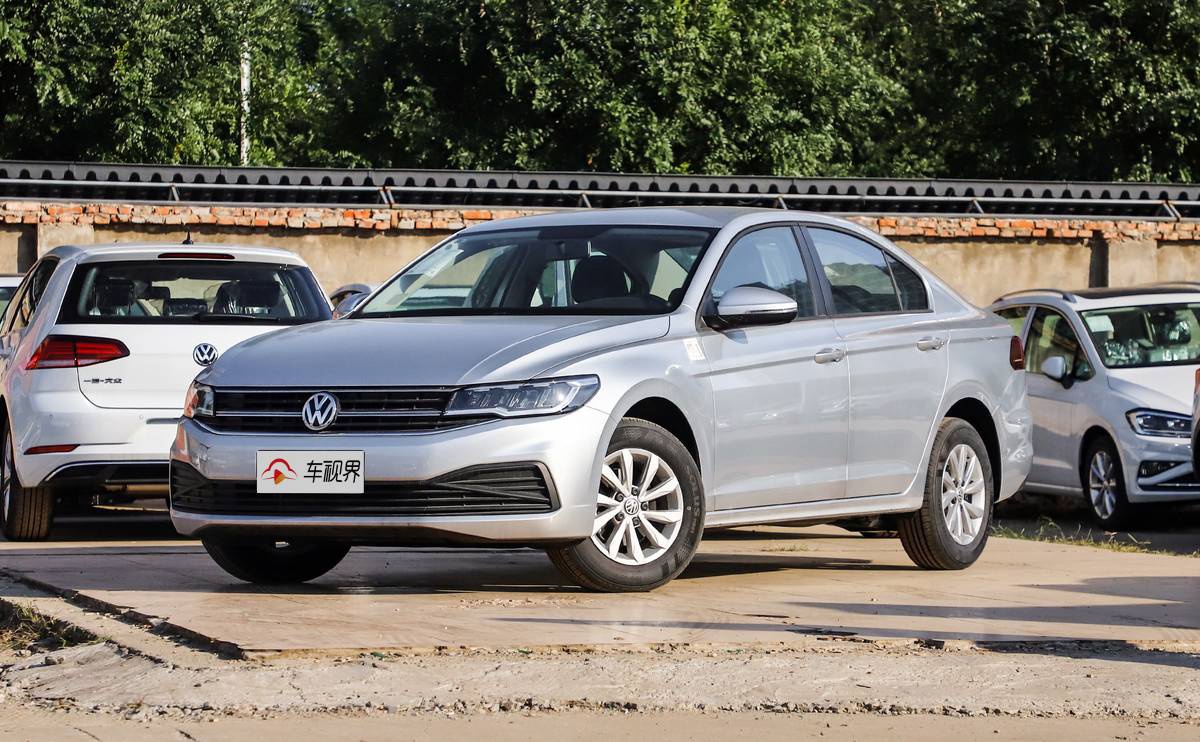 10万就能落地的紧凑型轿车,宝来和明锐该怎么选?