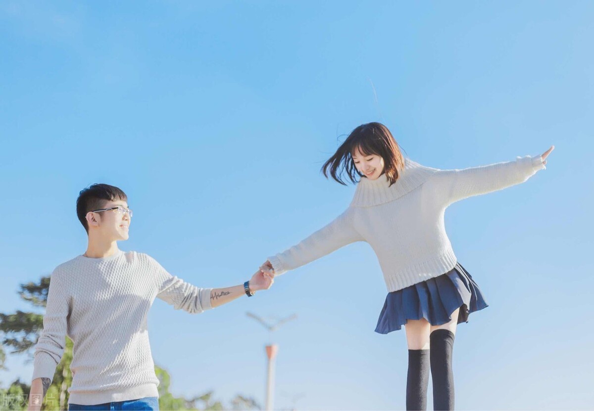 更在乎我一点!暧昧时做这个举动就能让12星座乖乖主动找你