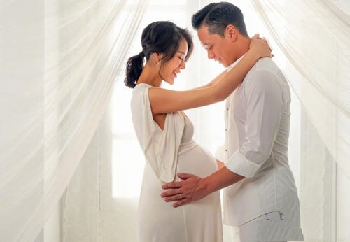 在妈妈肚子里，无聊的胎儿都怎么打发时间？宝宝：我超忙的休闲区蓝鸢梦想 - Www.slyday.coM