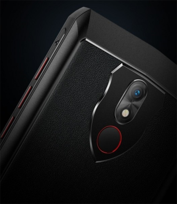 细节上,金立m20支持双sim卡,3.5mm耳机孔,并有双立体扬声器.