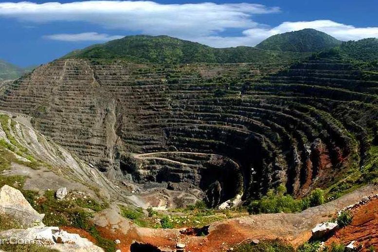 湖北又一网红公园,被誉"亚洲第一天坑",门票50游人不断|黄石国家矿山