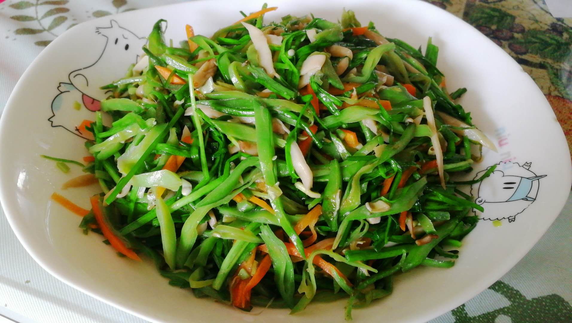 家常素菜小炒杏鲍菇扁豆角韭菜胡萝卜丝爆香清炒脆鲜爽口的快手菜