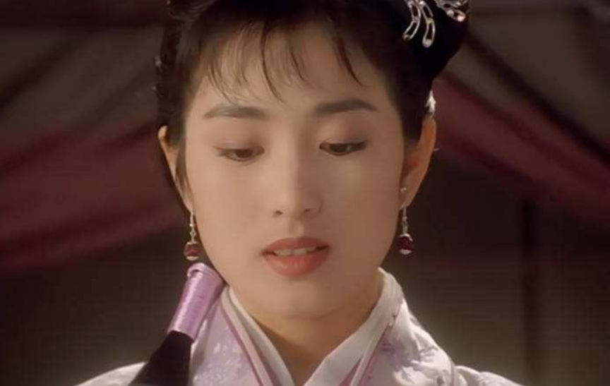 历史上秋香的原型有多牛?在扇子上题首诗,让才子们都不敢小瞧她