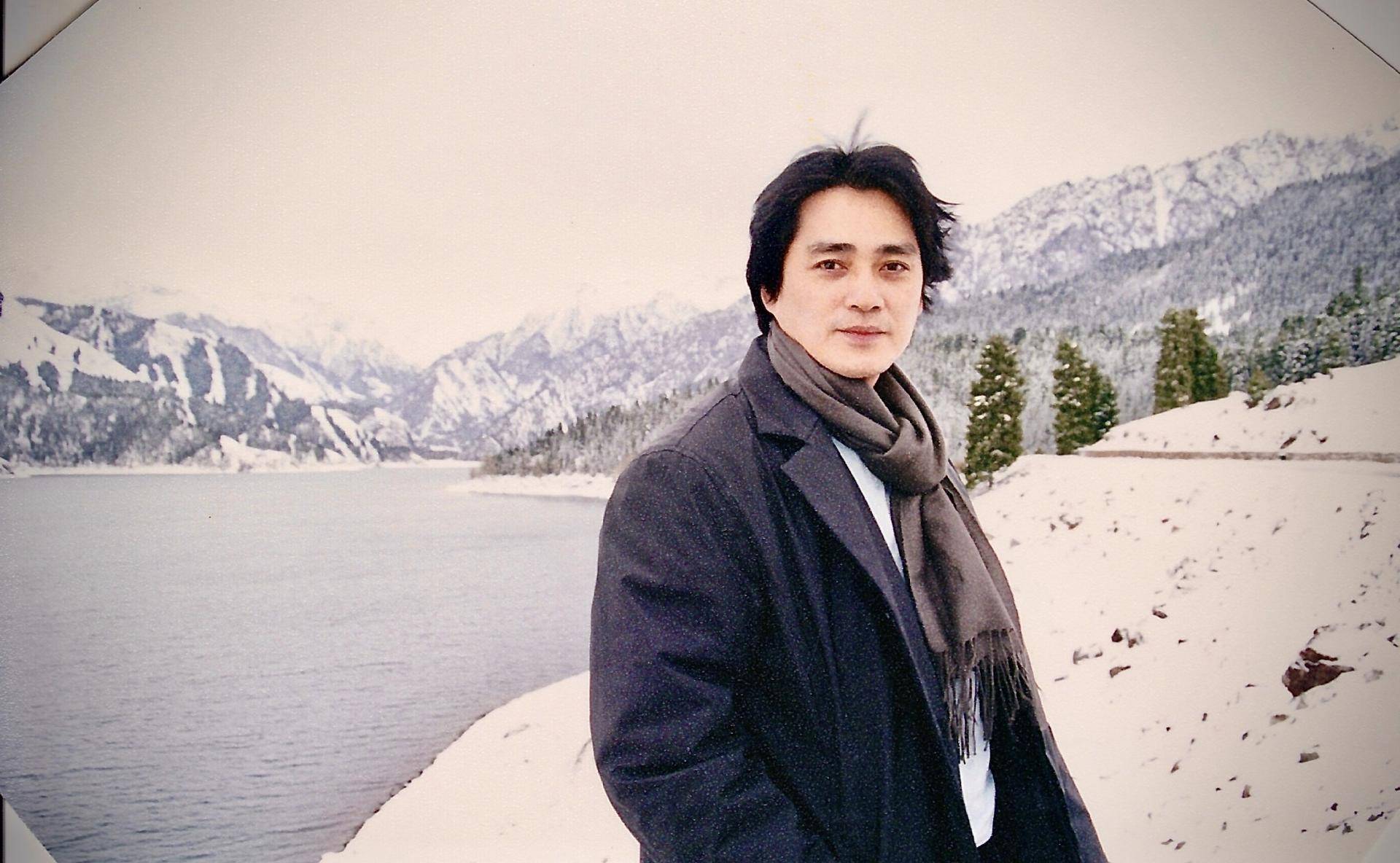 63岁汤镇宗近况曝光昔日男神变化大头发泛白法令纹明显