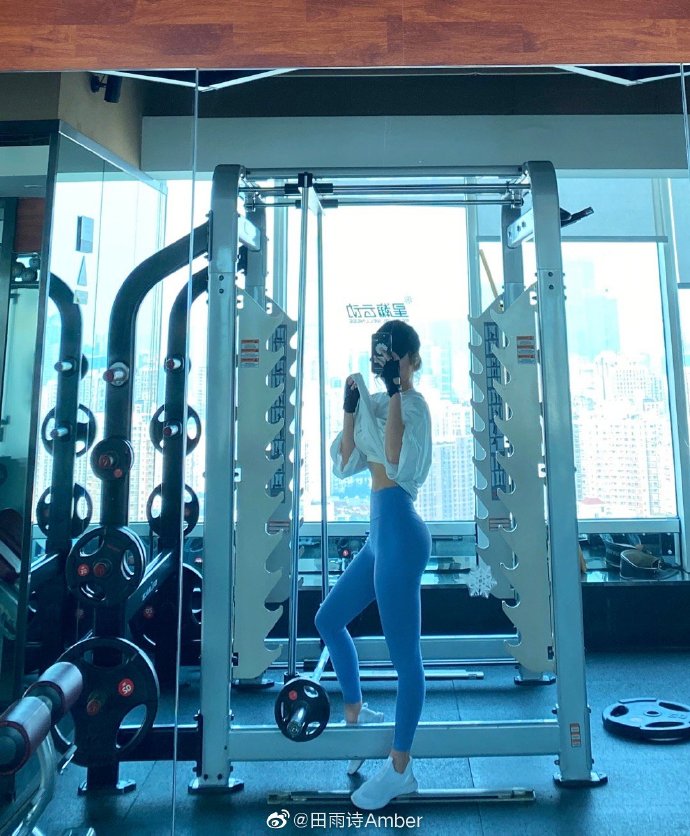 国产健身达人田诗雨标准亚洲女性身材太完美自律造就成功